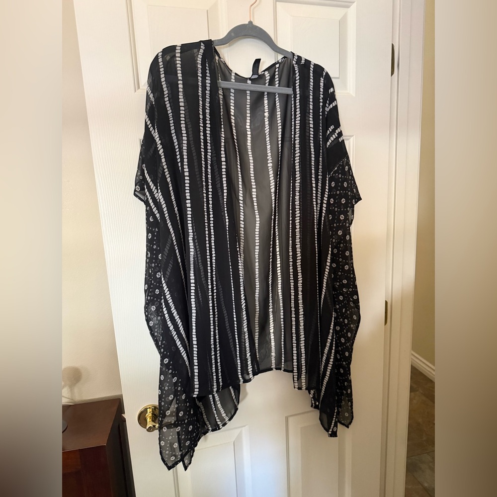 Lane Bryant Black and White Striped Sheer Kimono